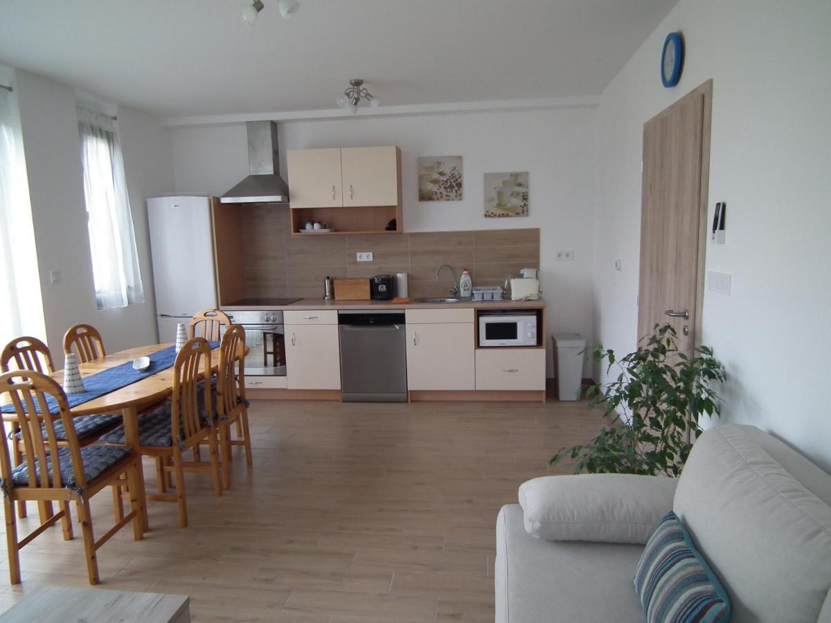 Zita Apartman Apartment Balatonalmádi Екстериор снимка